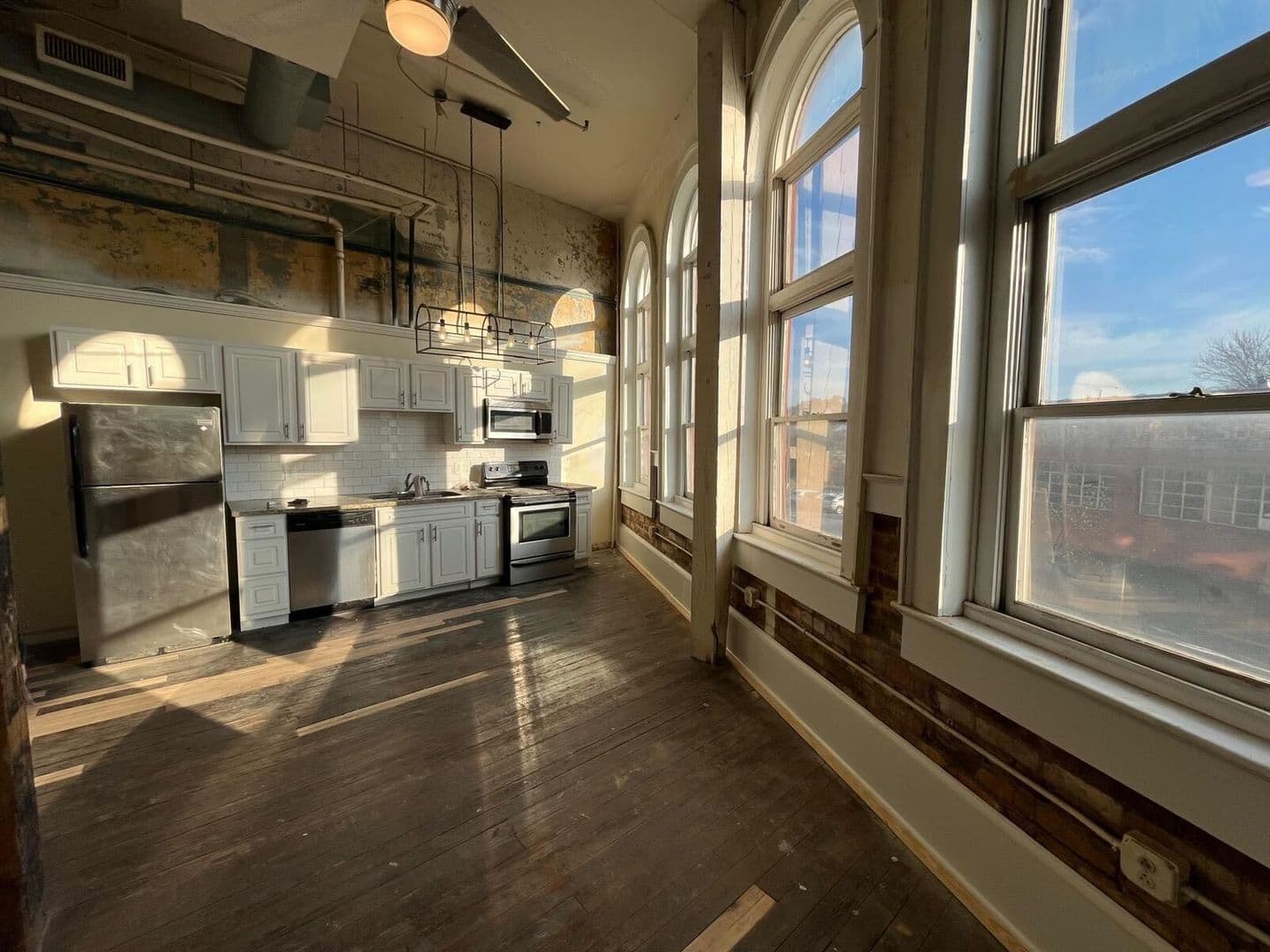 Athens Apartment: 580 E Broad St