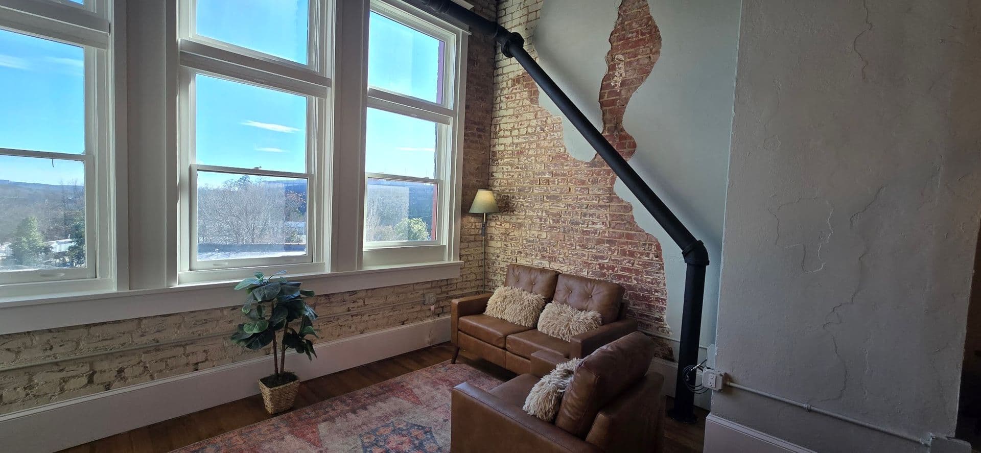 Athens Apartment: 580 E Broad St