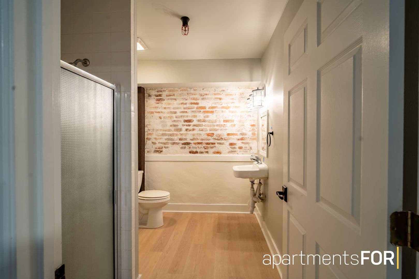 Athens Apartment: 580 E Broad St