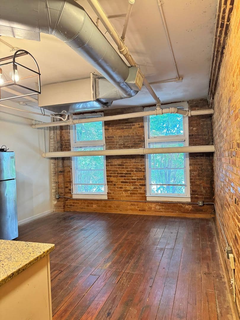 Athens Apartment: 580 E Broad St
