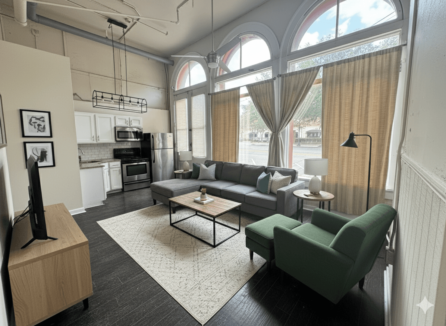 Athens Apartment: 580 E Broad St