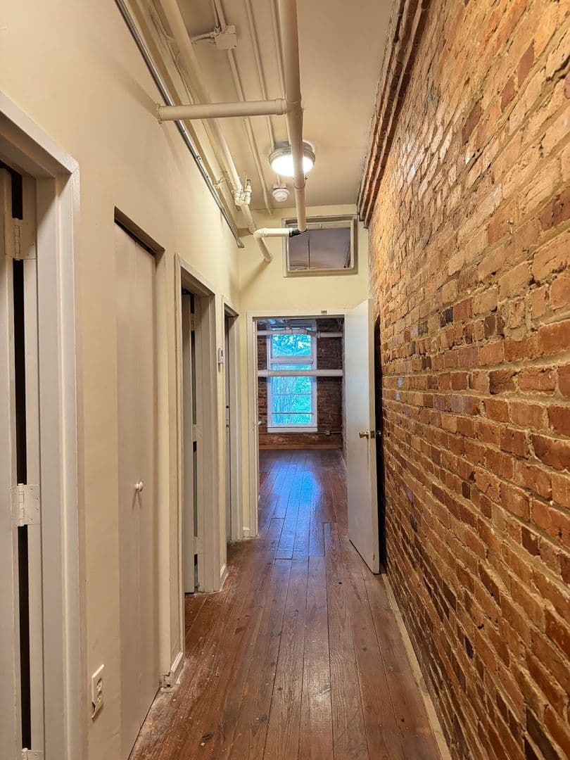 Athens Apartment: 580 E Broad St