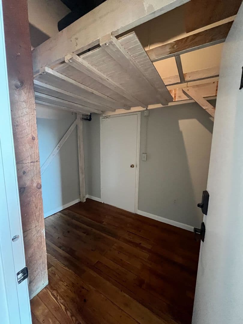 Athens Apartment: 580 E Broad St