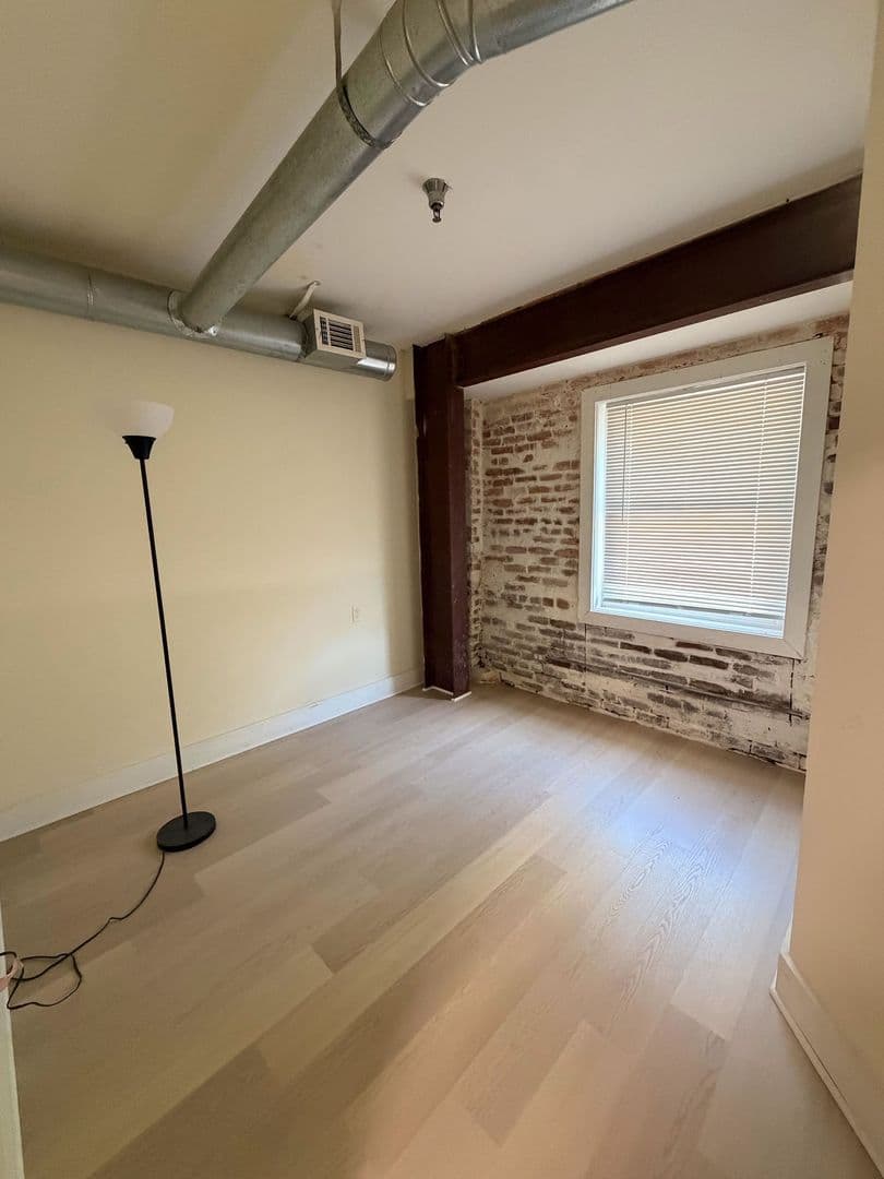 Athens Apartment: 580 E Broad St