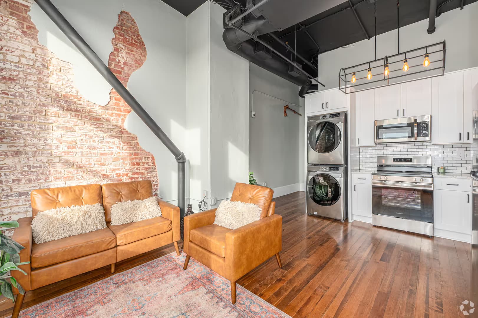 Athens Apartment: 580 E Broad St