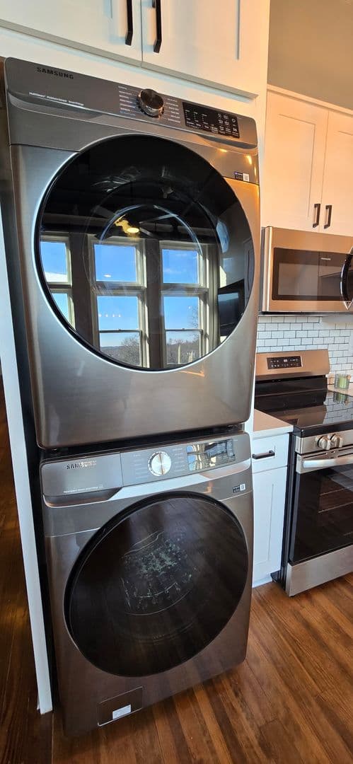 Athens Apartment: 580 E Broad St