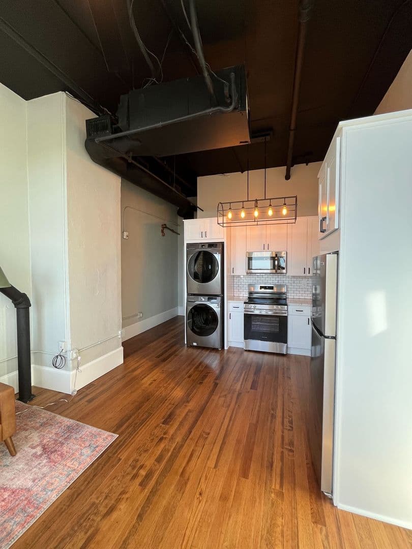 Athens Apartment: 580 E Broad St