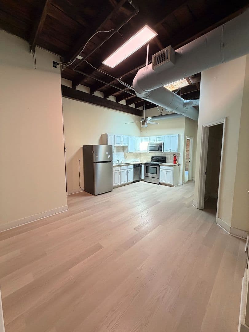 Athens Apartment: 580 E Broad St