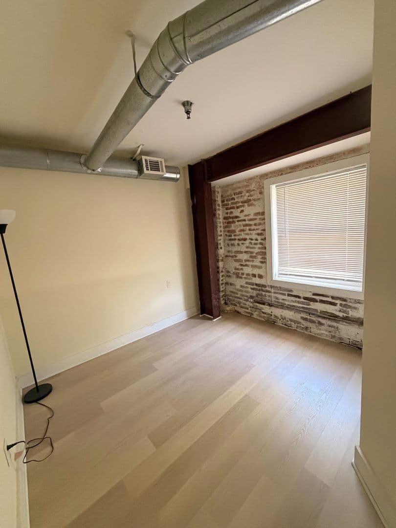 Athens Apartment: 580 E Broad St