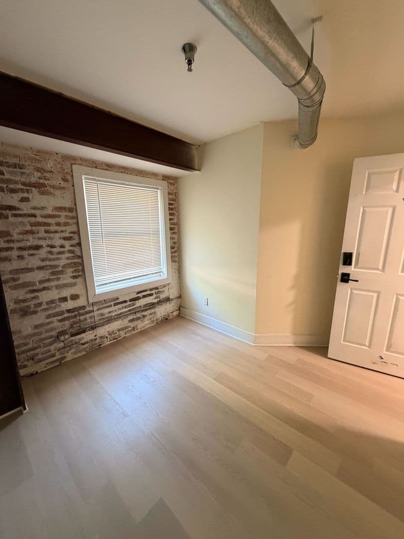 Athens Apartment: 580 E Broad St