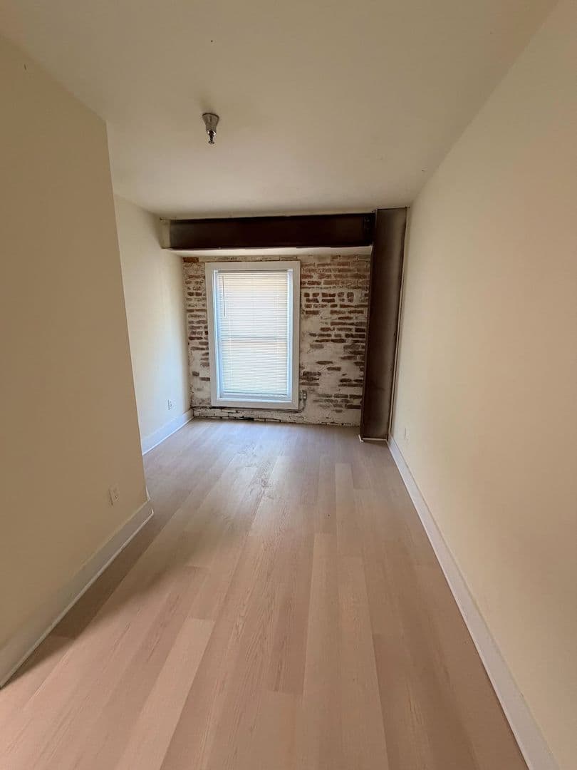 Athens Apartment: 580 E Broad St