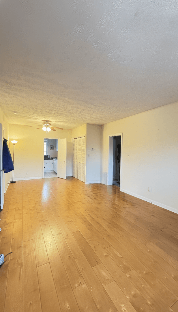 Athens Condo: 935 Baxter St