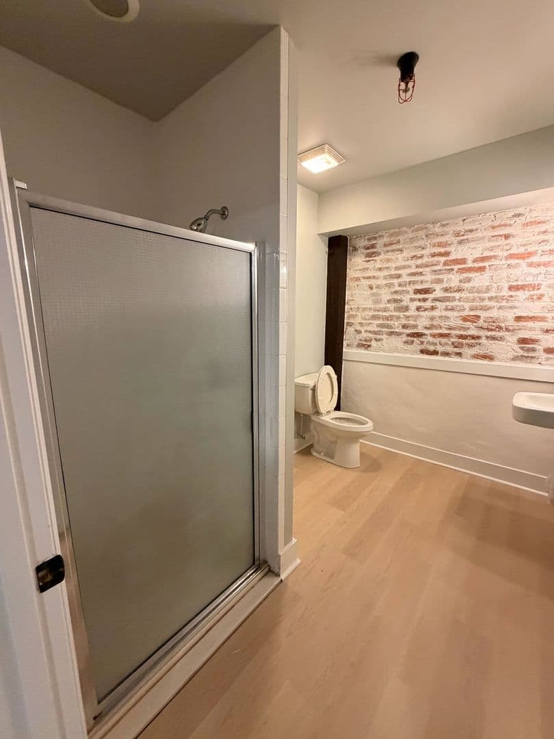 Athens Apartment: 580 E Broad St