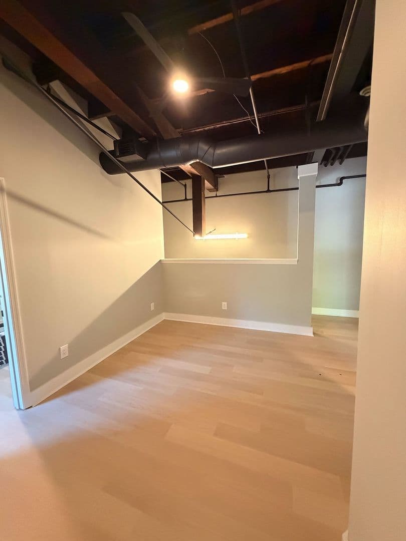 Athens Apartment: 580 E Broad St