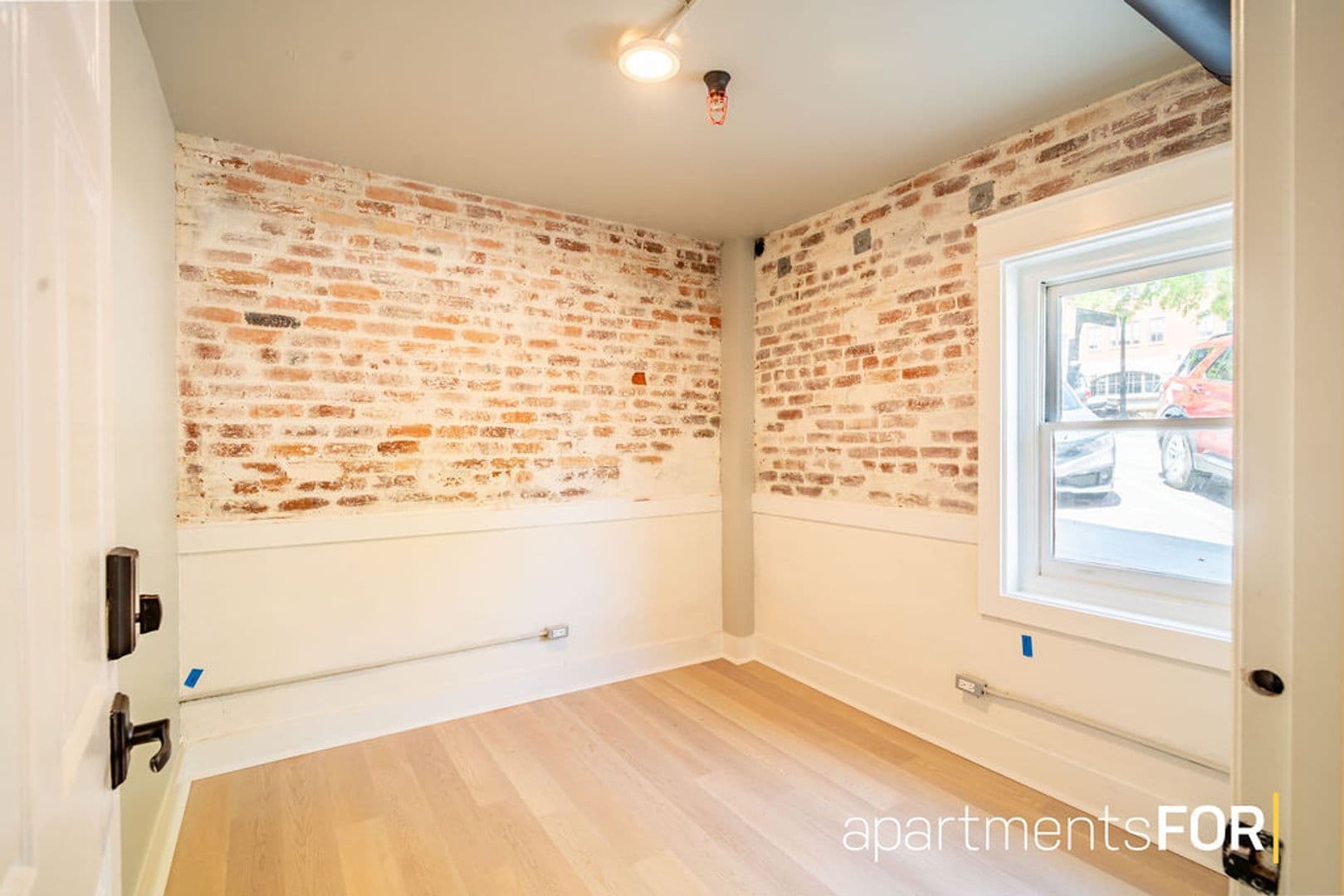 Athens Apartment: 580 E Broad St