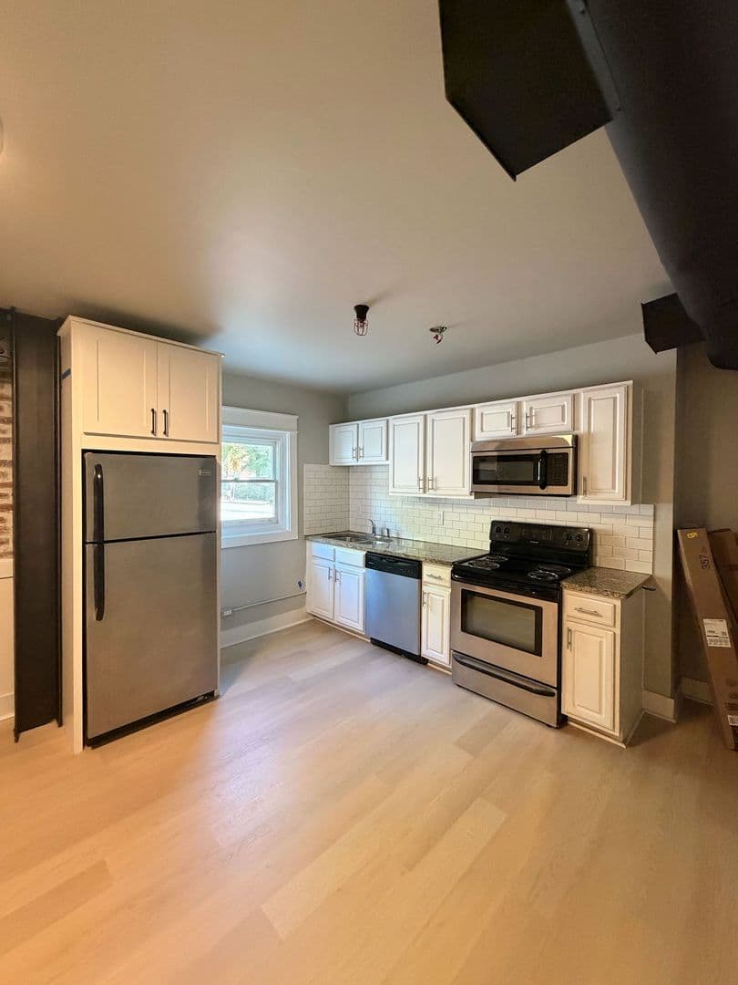 Athens Apartment: 580 E Broad St