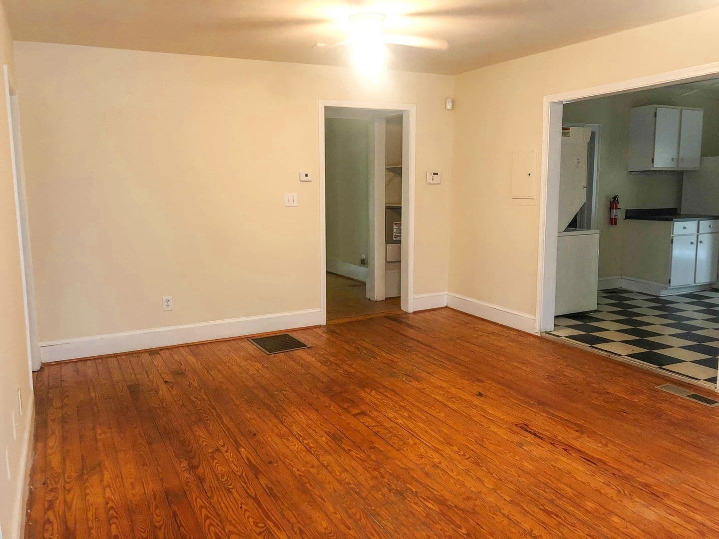 Athens House: 346 N Pope St