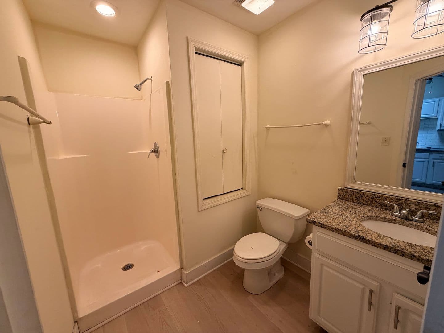 Athens Apartment: 580 E Broad St