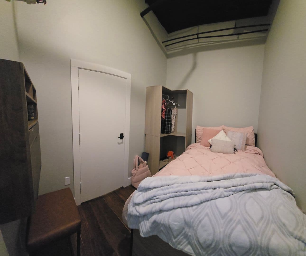 Athens Apartment: 580 E Broad St