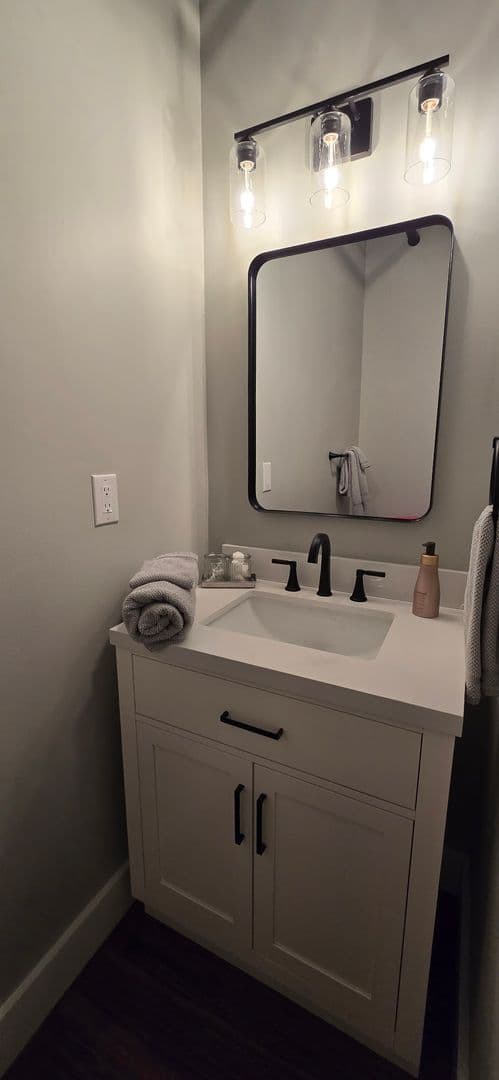 Athens Apartment: 580 E Broad St