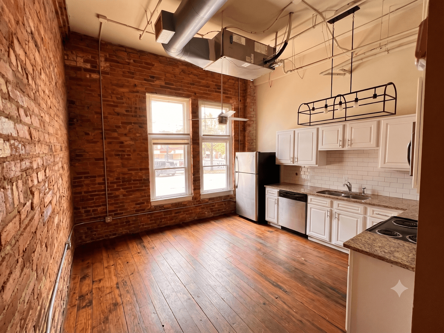 Athens Apartment: 580 E Broad St