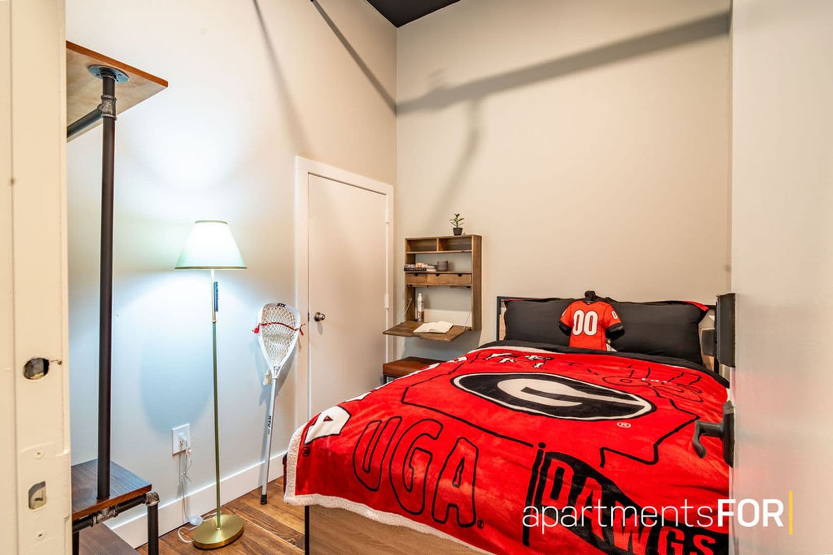 Athens Apartment: 580 E Broad St