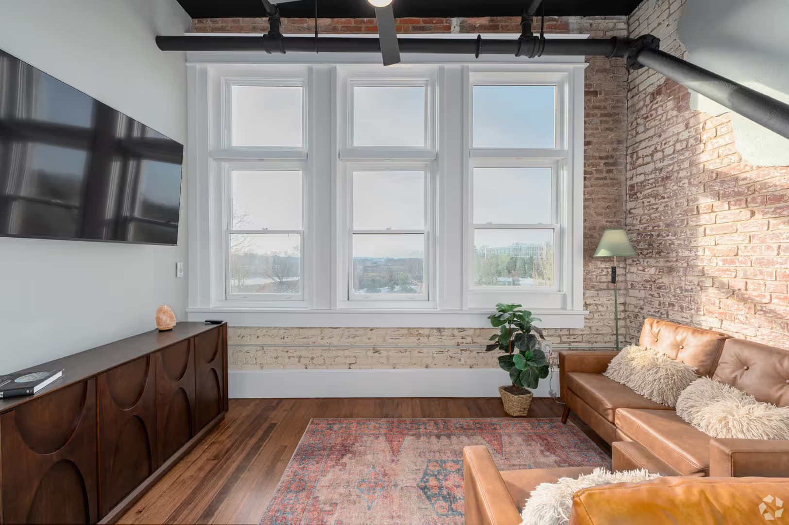 Athens Apartment: 580 E Broad St