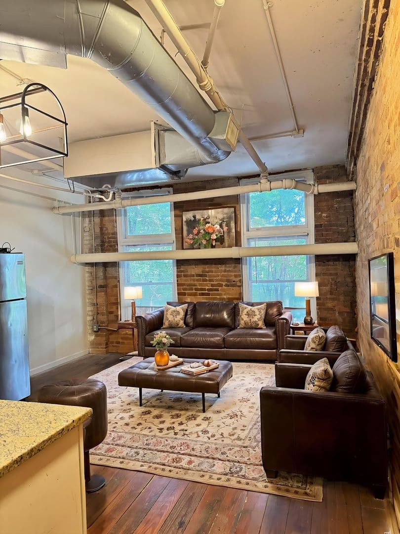 Athens Apartment: 580 E Broad St