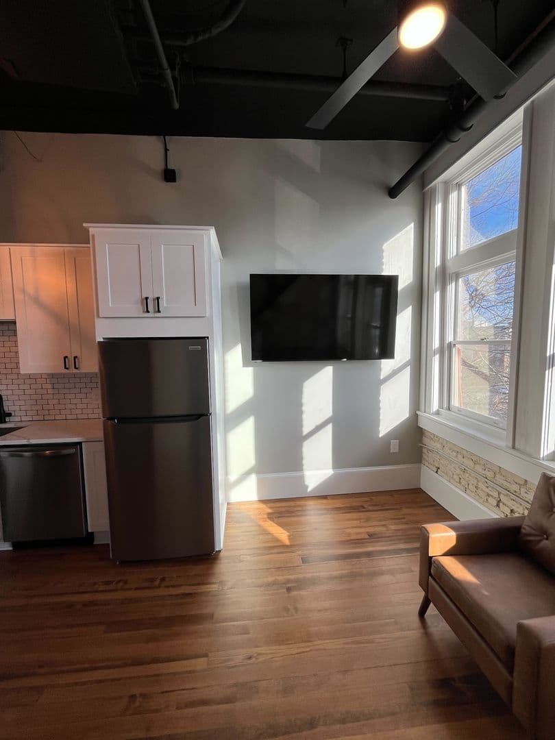 Athens Apartment: 580 E Broad St