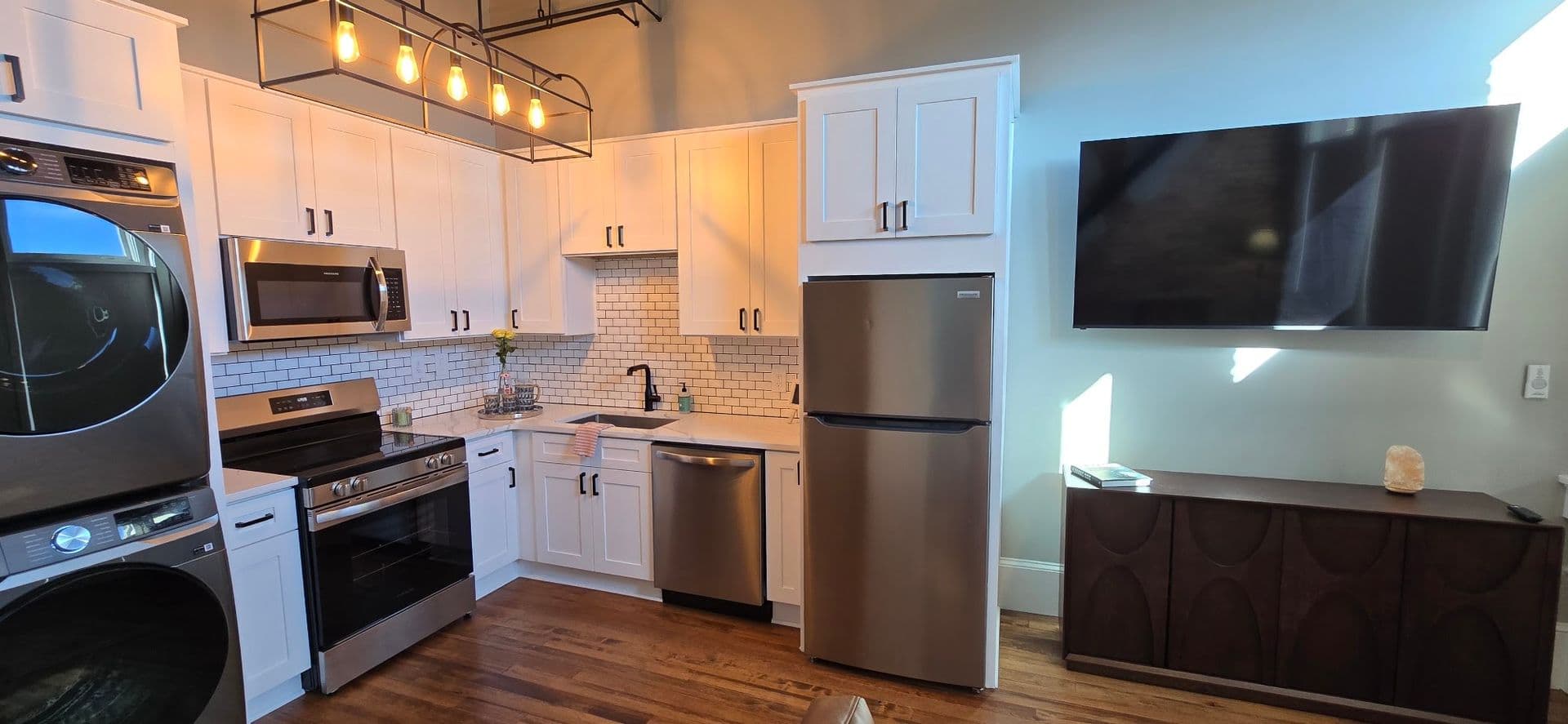 Athens Apartment: 580 E Broad St