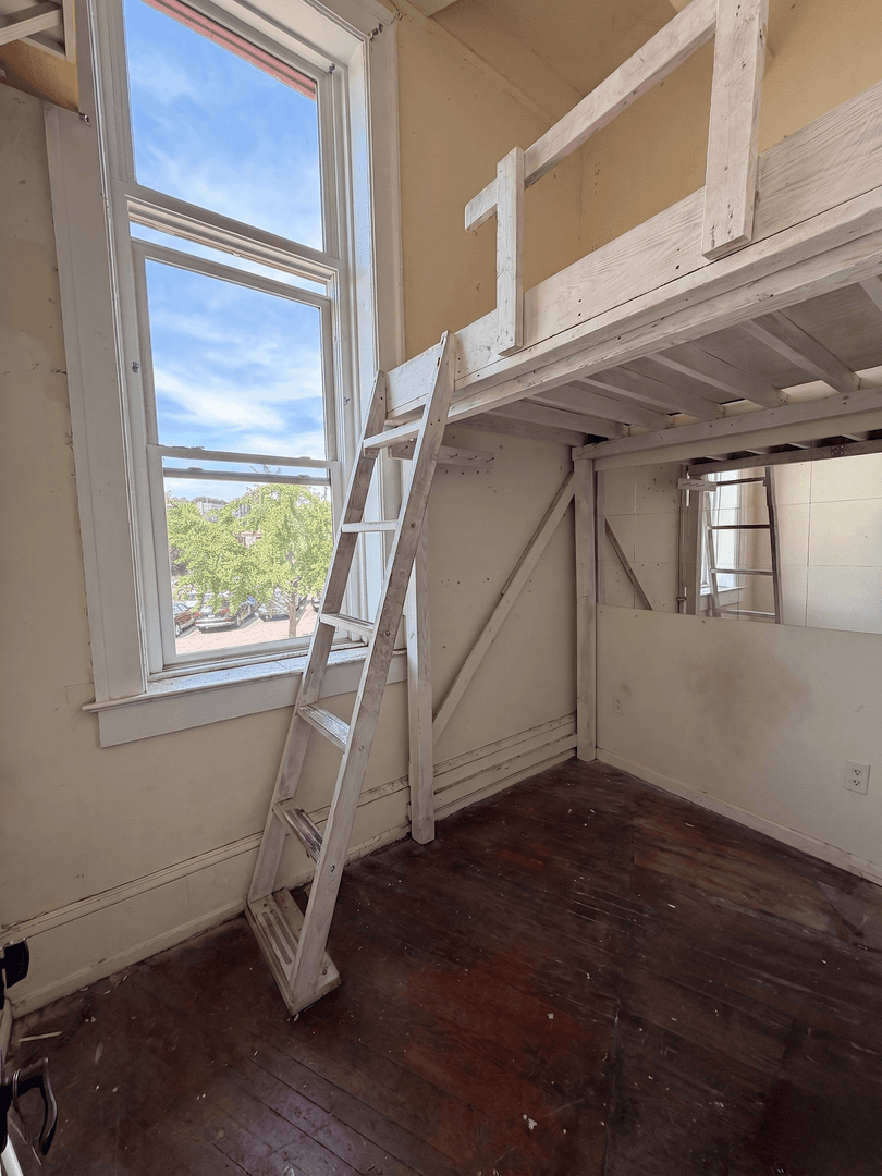 Athens Apartment: 580 E Broad St