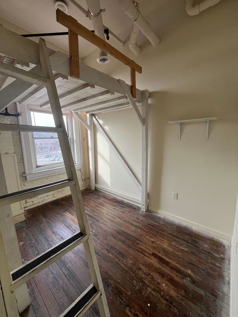 Athens Apartment: 580 E Broad St