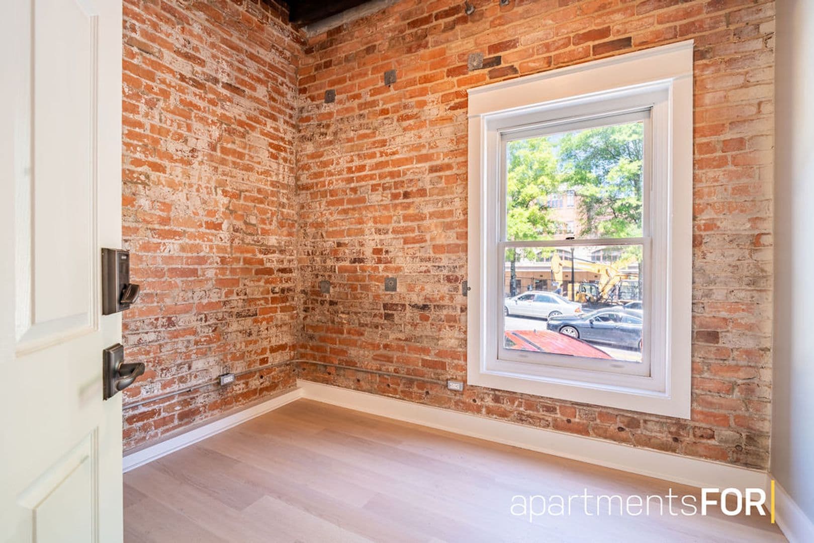 Athens Apartment: 580 E Broad St