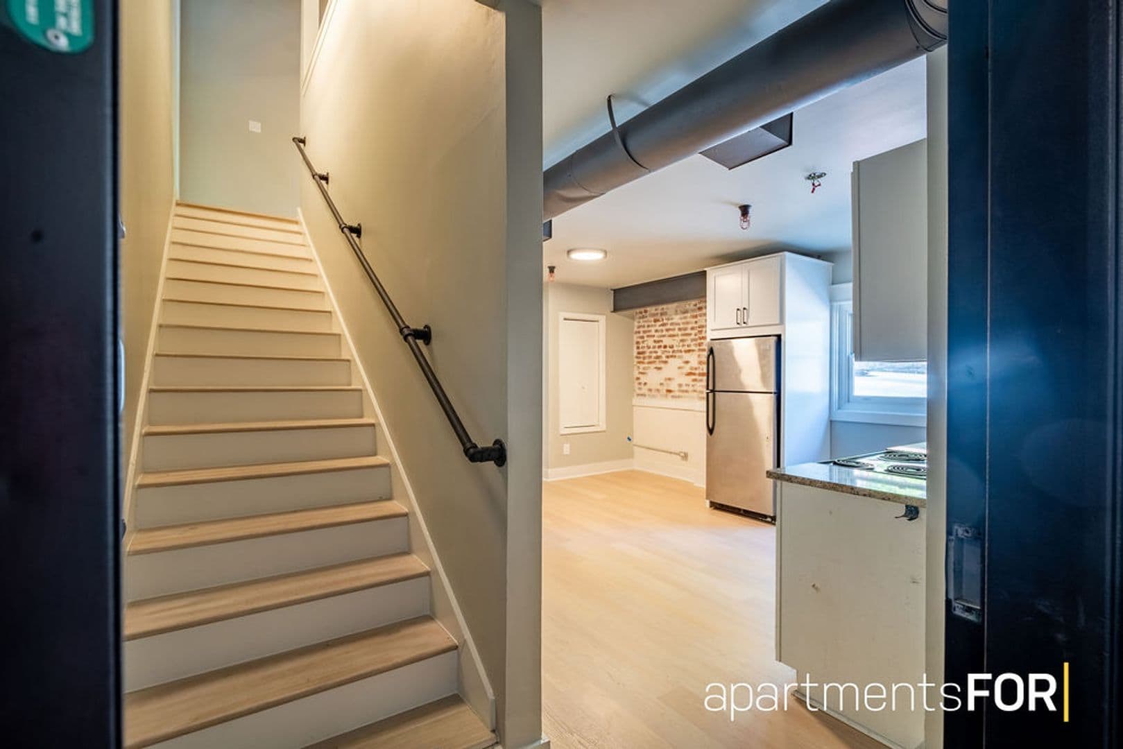 Athens Apartment: 580 E Broad St