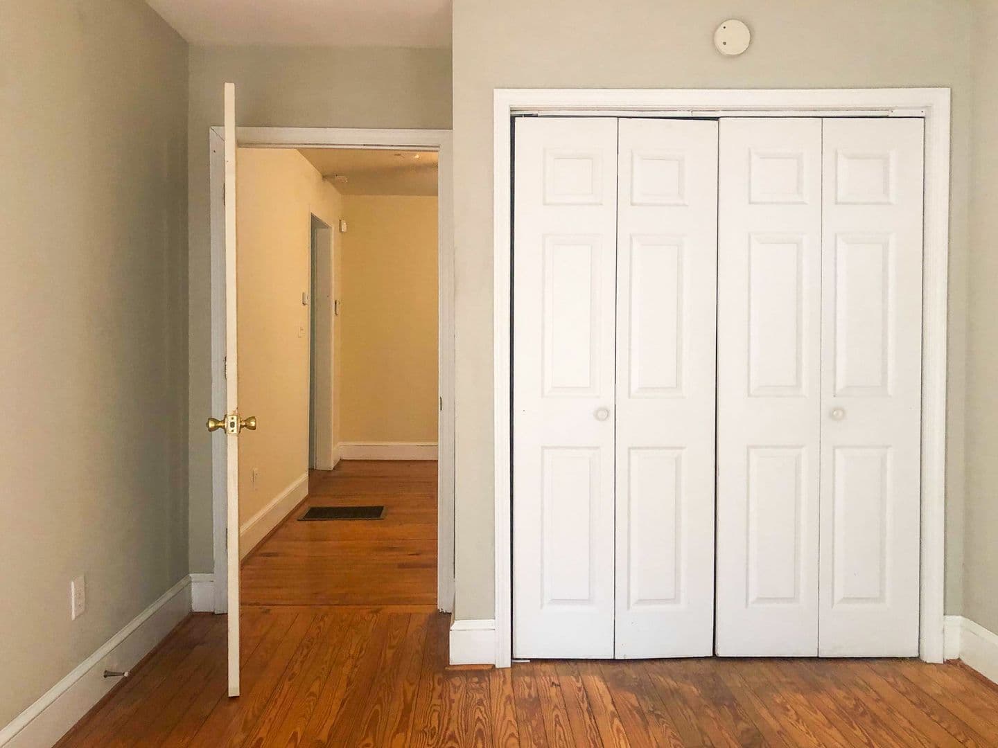 Athens House: 346 N Pope St