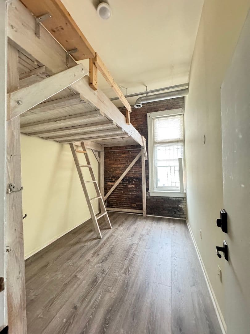 Athens Apartment: 580 E Broad St