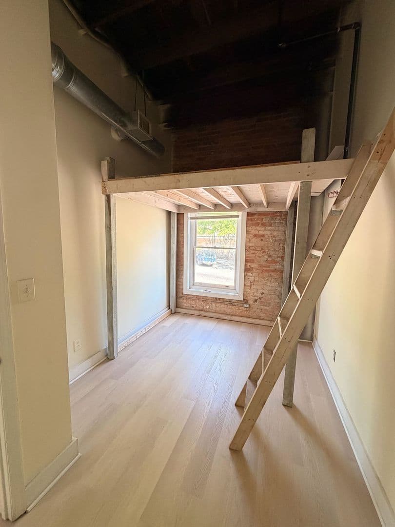 Athens Apartment: 580 E Broad St