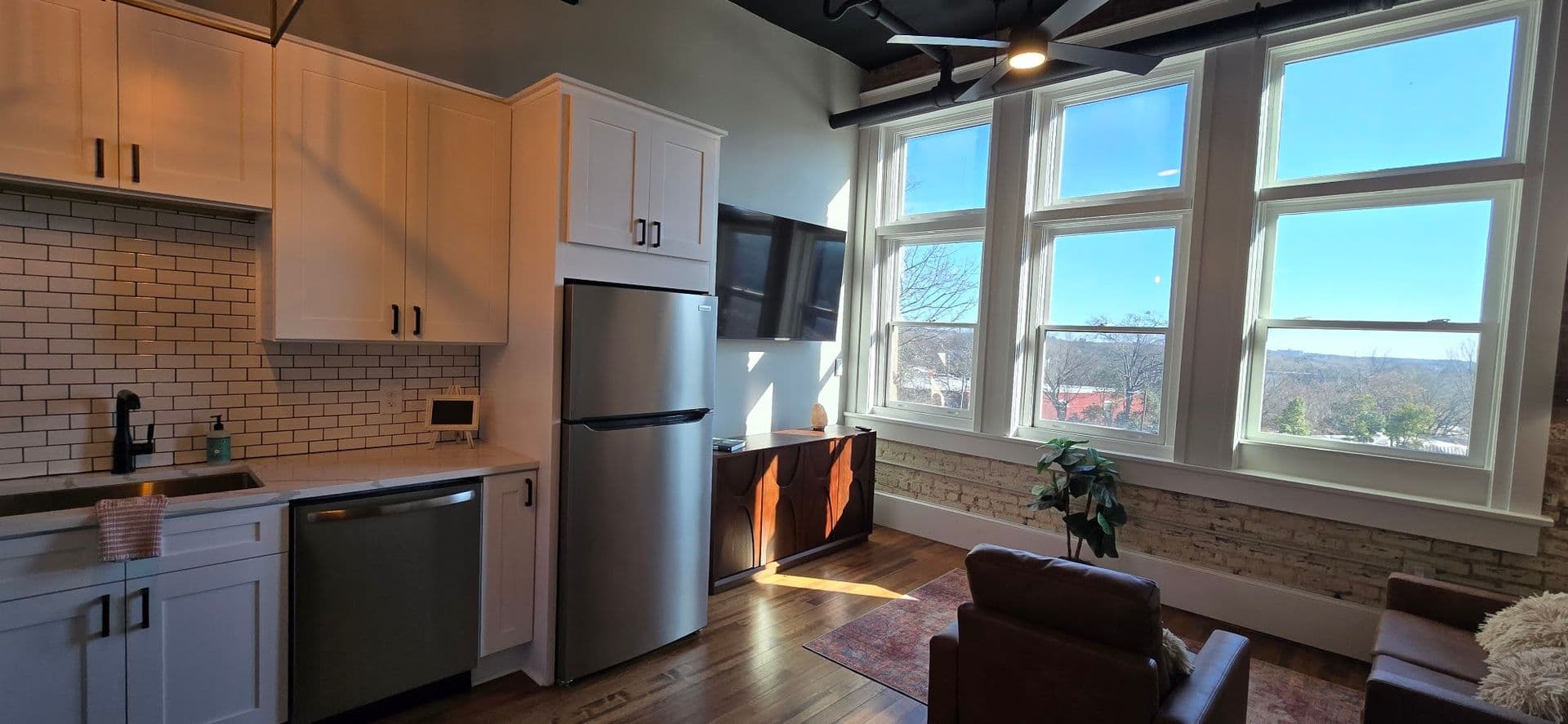 Athens Apartment: 580 E Broad St