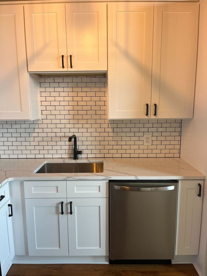 Athens Apartment: 580 E Broad St
