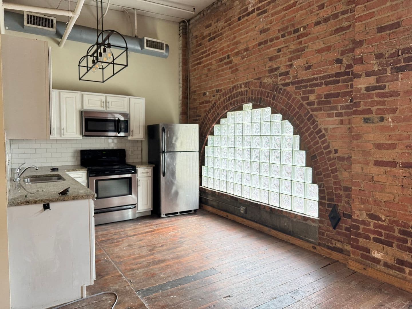 Athens Apartment: 580 E Broad St