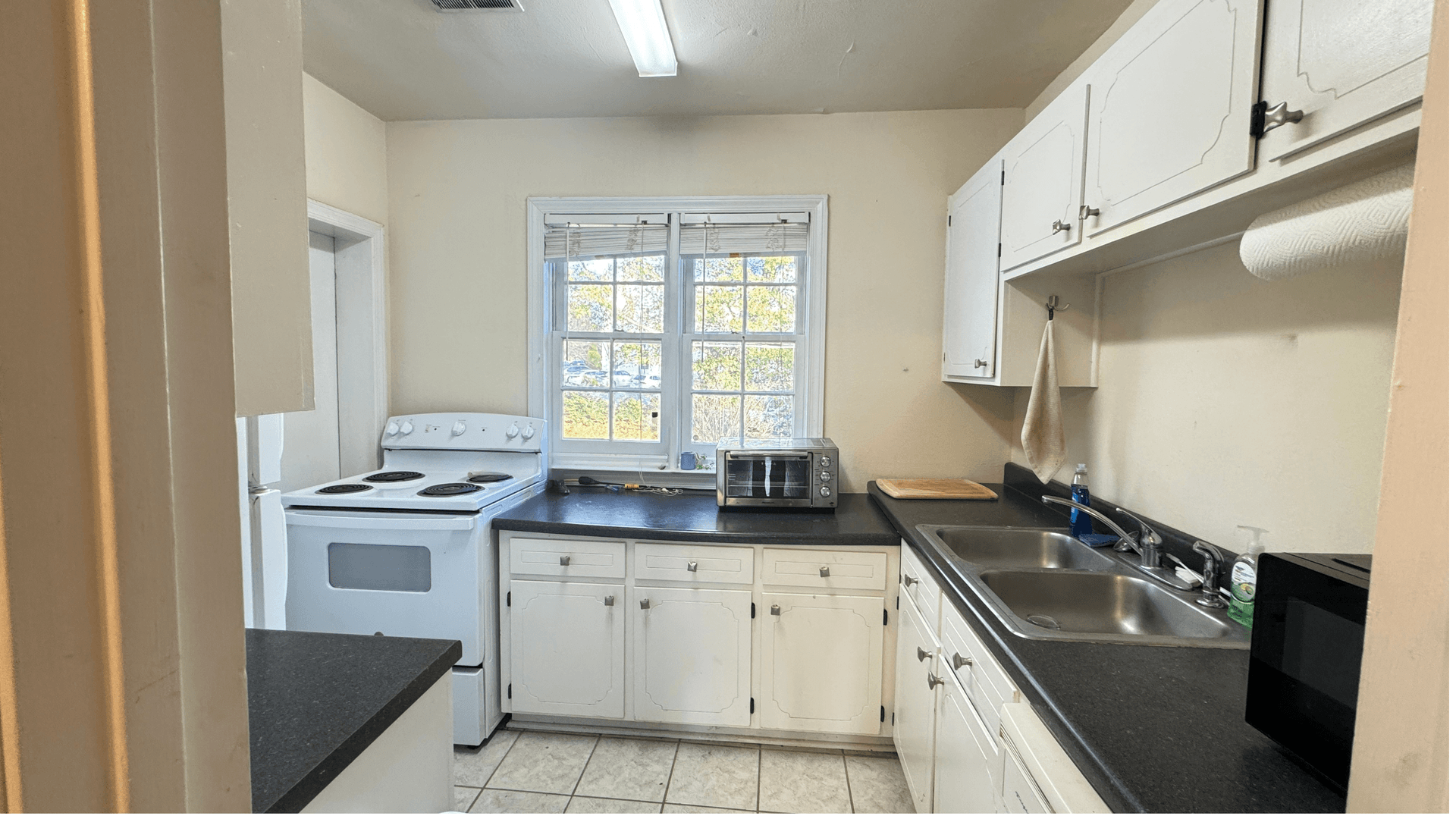 Athens Condo: 935 Baxter St