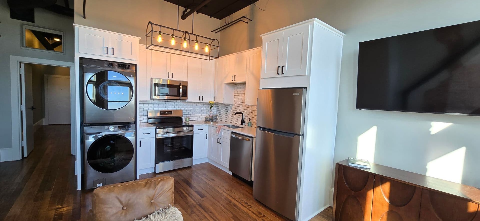 Athens Apartment: 580 E Broad St