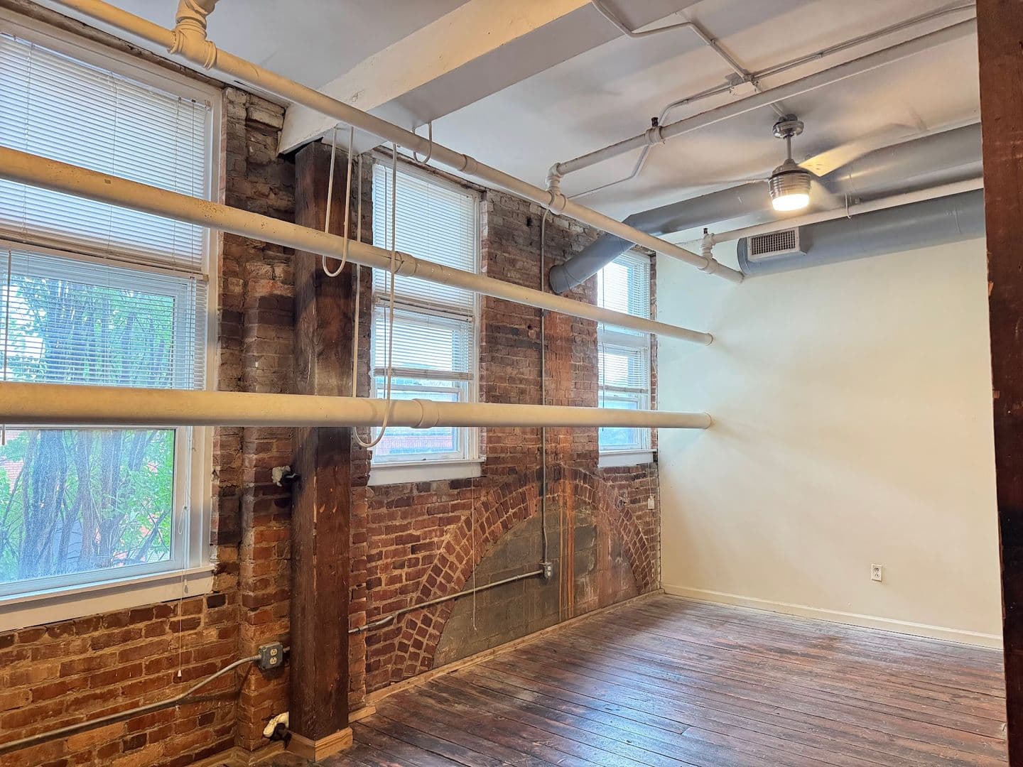 Athens Apartment: 580 E Broad St