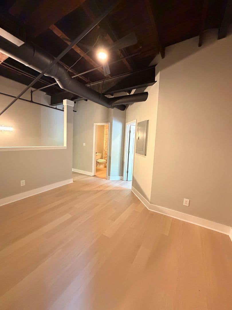 Athens Apartment: 580 E Broad St