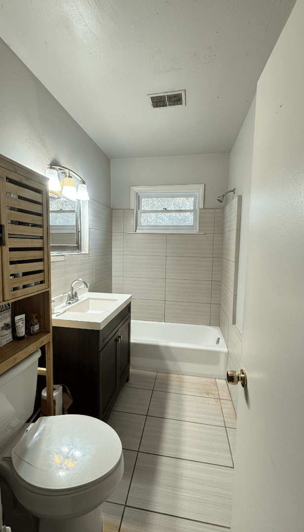 Athens Condo: 935 Baxter St