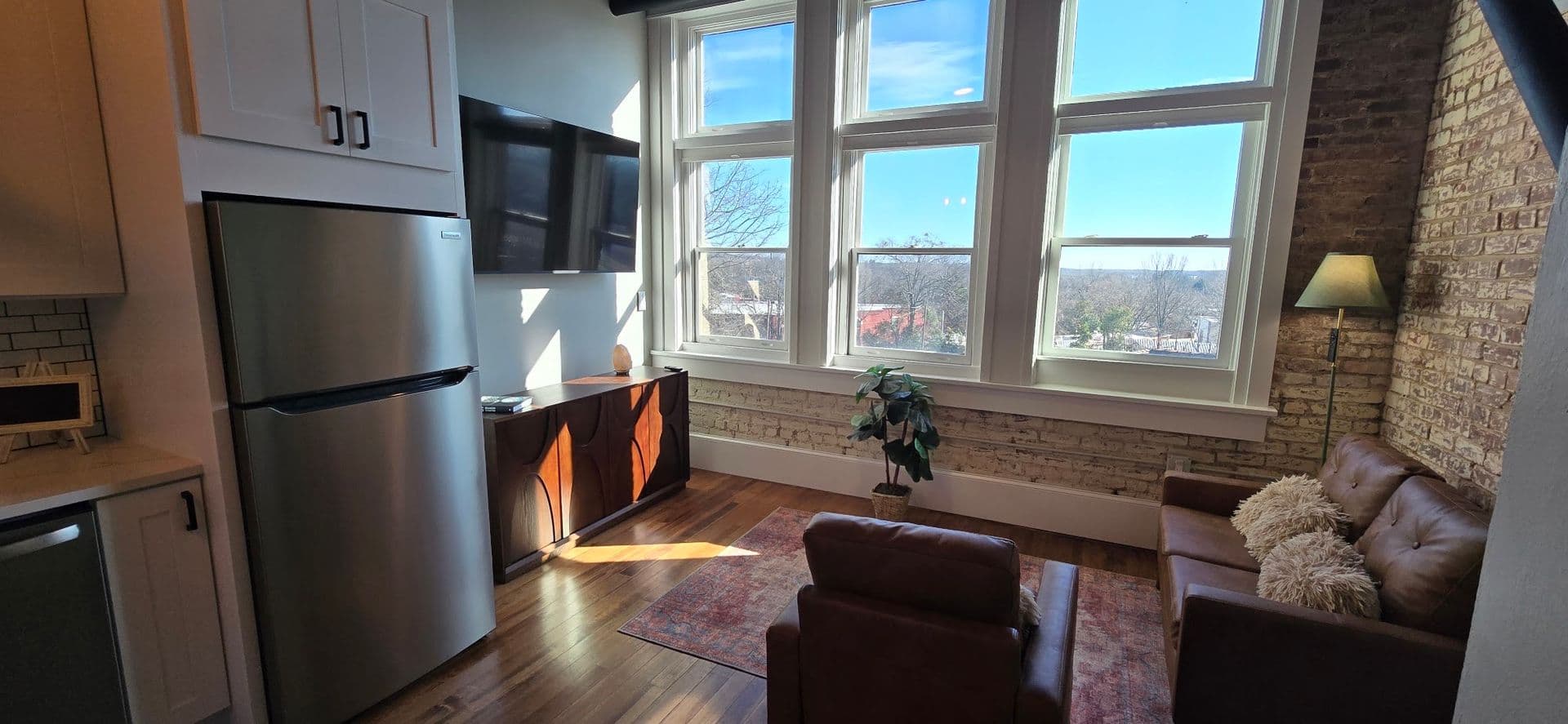 Athens Apartment: 580 E Broad St