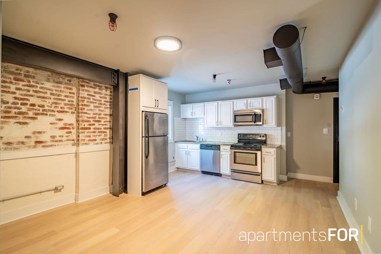 Athens Apartment: 580 E Broad St
