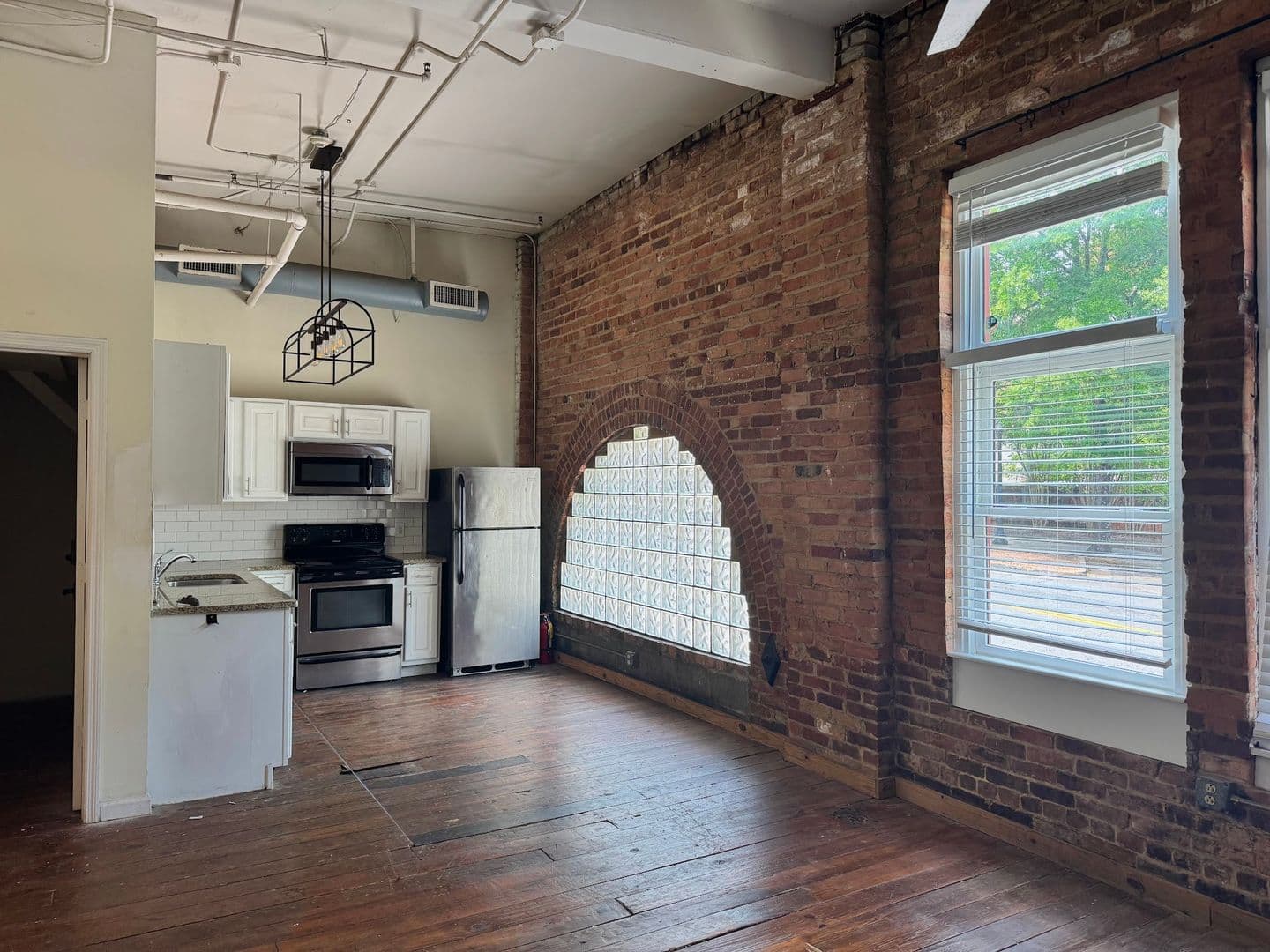 Athens Apartment: 580 E Broad St