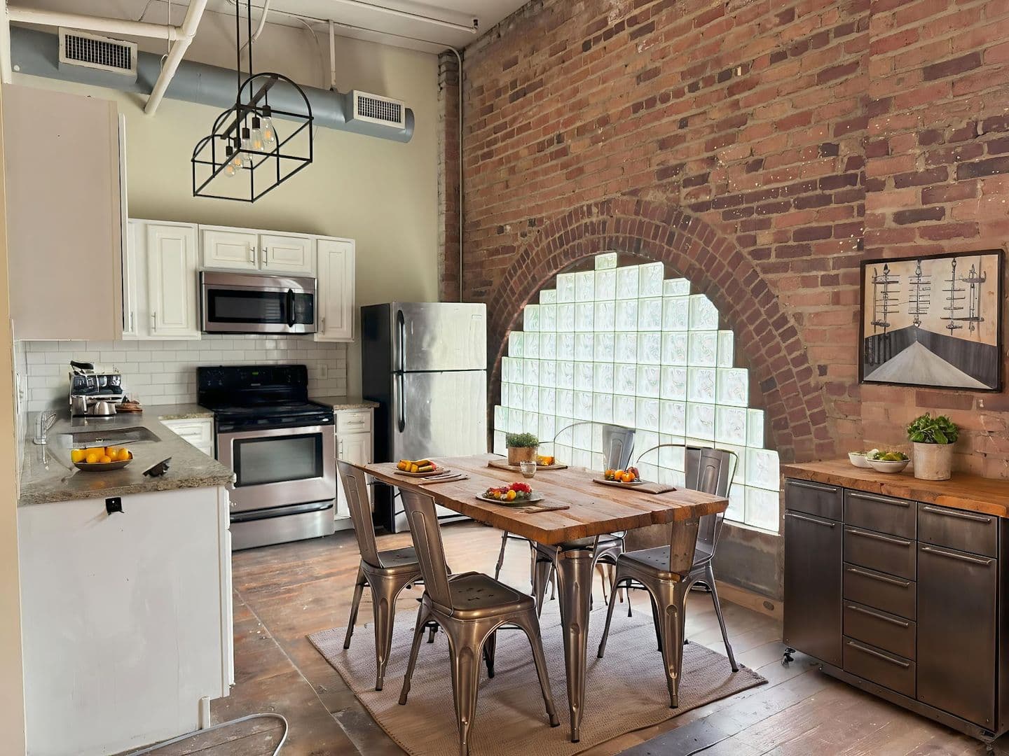Athens Apartment: 580 E Broad St