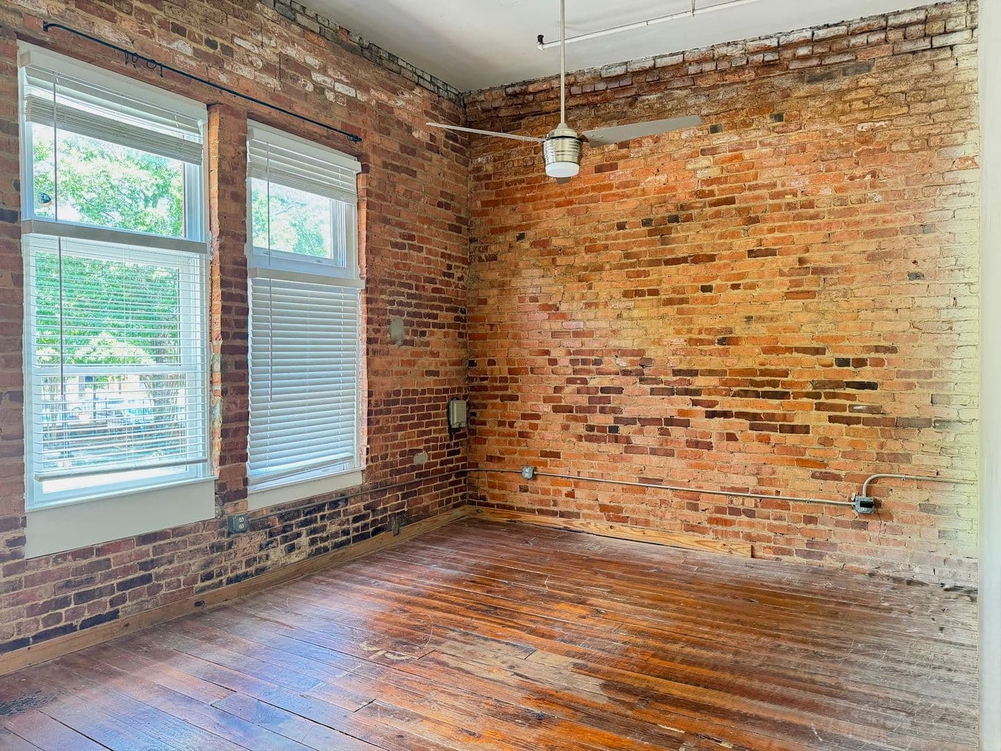 Athens Apartment: 580 E Broad St